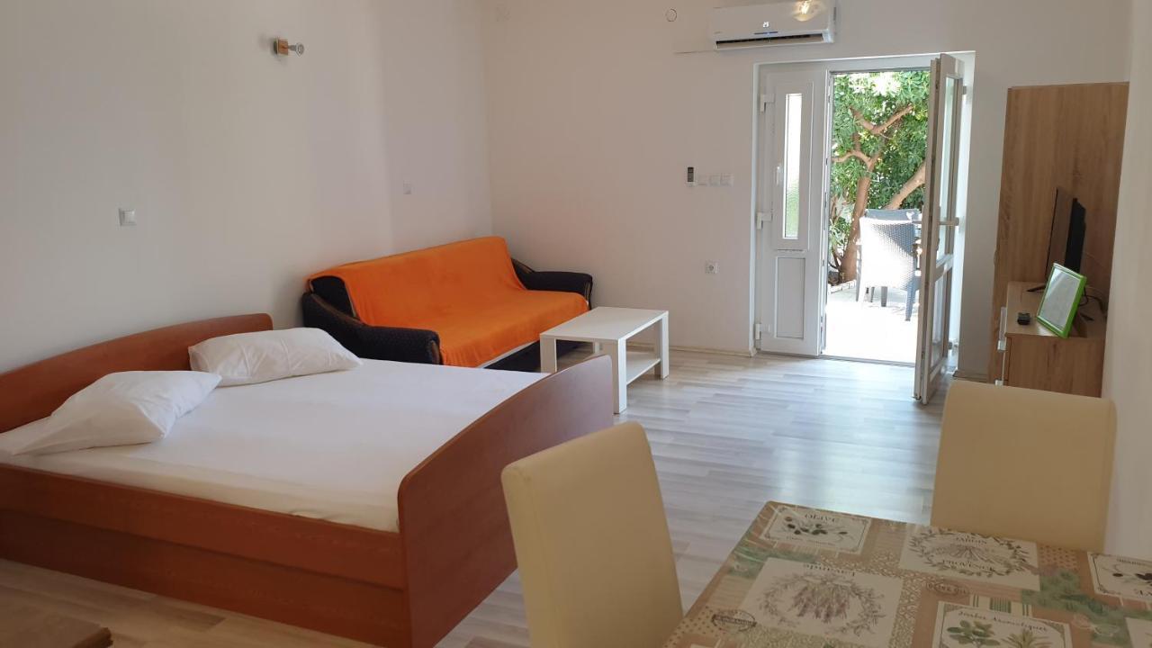 Apartments Milka Pag Pag Town Room photo